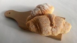Croissant mignon farcito alla crema, Panificio Pasticceria Campari